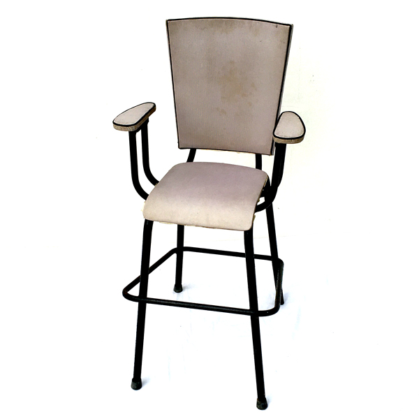 Chaise haute pour enfant des années 60 style vintage disponible sur le eshop de Madame M