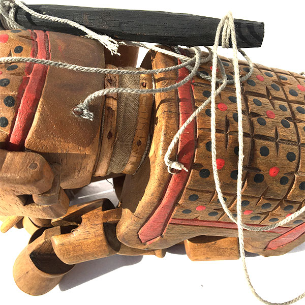 Marionnette éléphant en bois articulé idéale pour une décoration ethnique d'une chambre d'enfant